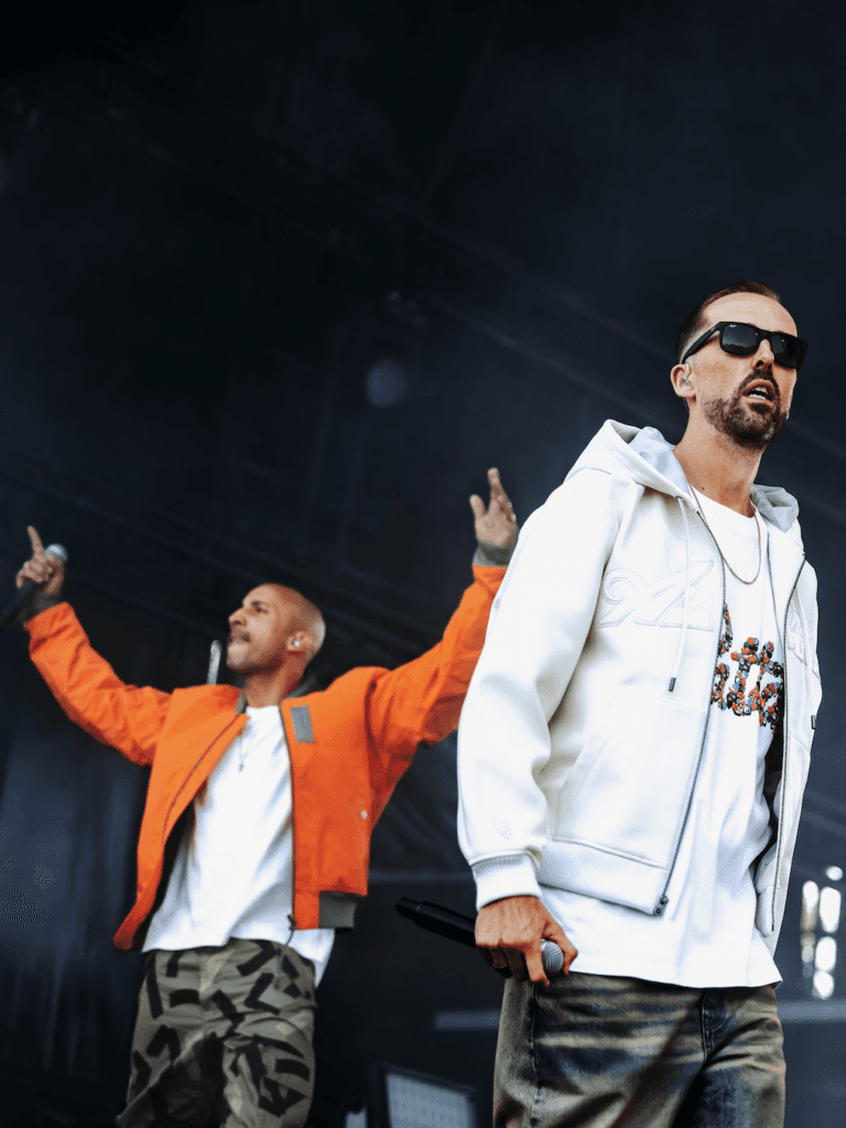 The Opposites Live in de Hofstad