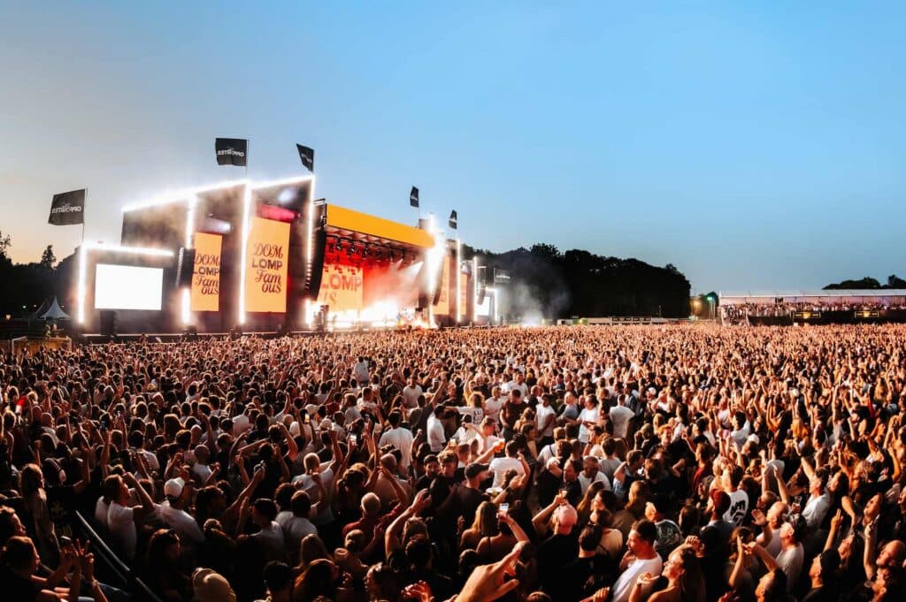 The Opposites Live in de Hofstad